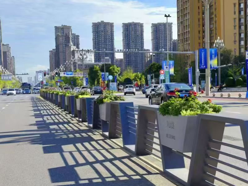 嘉兴花箱护栏生产厂家_商业街外摆花箱隔断护栏定制